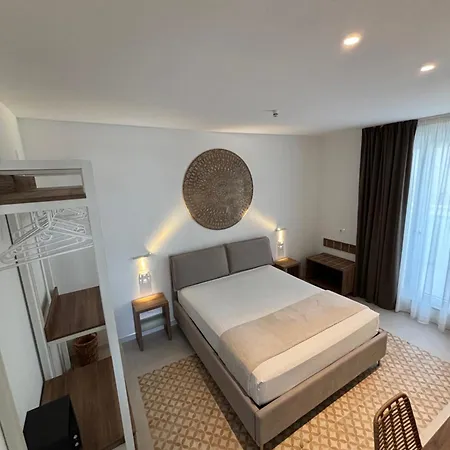 Borgo Bianco 3* ויאסטה